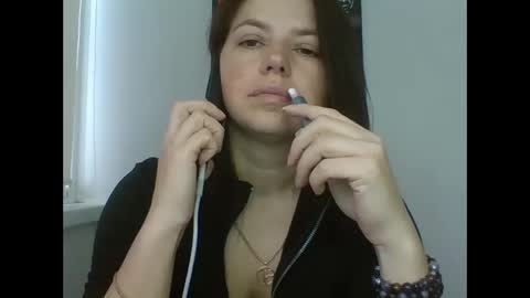 make_mesmile online show from April 1, 2026, 6:14 am