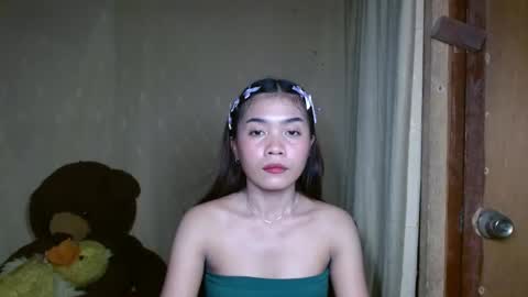 Snapshot of makeme_wettt chatting on February 20, 2025, 3:34 am makeme_wettt online show from February 20, 2025, 3:34 am