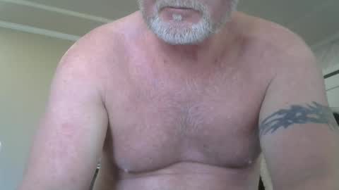 makinit08 online show from April 16, 2026, 7:14 pm