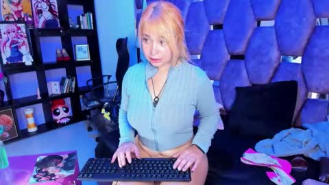 Snapshot of maky_coss chatting on April 20, 2026, 3:15 pm maky_coss online show from April 20, 2026, 3:15 pm