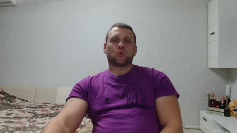 Snapshot of malchyshka chatting on December 7, 2024, 11:29 am malchyshka online show from December 7, 2024, 11:29 am
