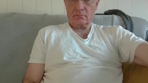 Snapshot of male_toy chatting on March 27, 2026, 4:51 pm male_toy online show from March 27, 2026, 4:51 pm