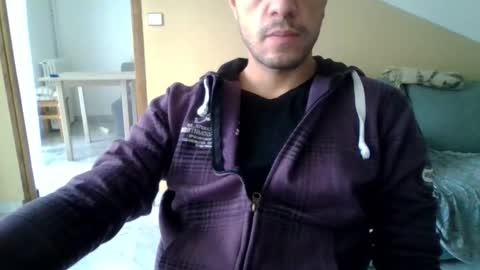 Boybi online show from November 16, 2025, 8:20 am