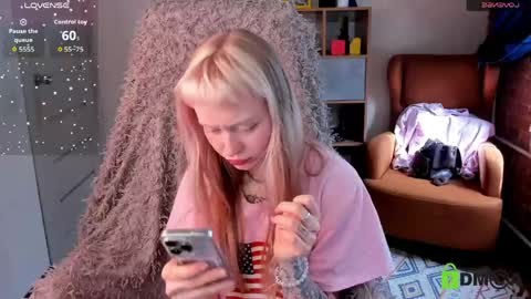 Malena online show from April 12, 2026, 10:31 am