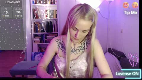 Snapshot of mali_sia chatting on January 28, 2025, 11:17 pm Mischelle online show from January 28, 2025, 11:17 pm