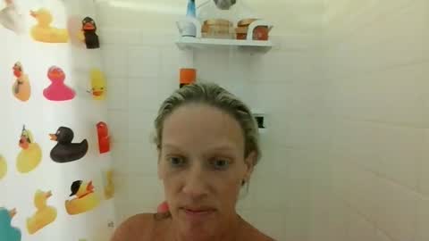 Snapshot of malibumelons chatting on November 24, 2025, 9:36 pm malibumelons online show from November 24, 2025, 9:36 pm