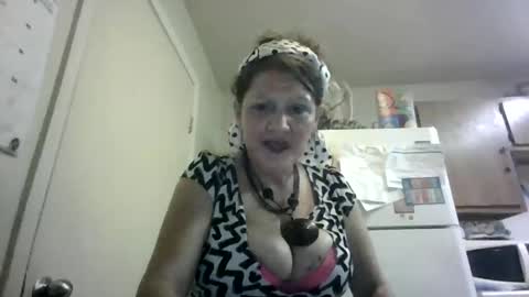 Snapshot of malinda702 chatting on October 13, 2025, 3:17 am malinda702 online show from October 13, 2025, 3:17 am