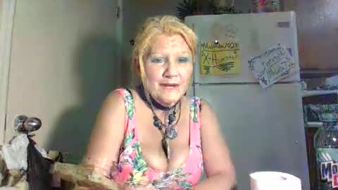 Snapshot of malinda702 chatting on December 5, 2025, 2:53 am malinda702 online show from December 5, 2025, 2:53 am