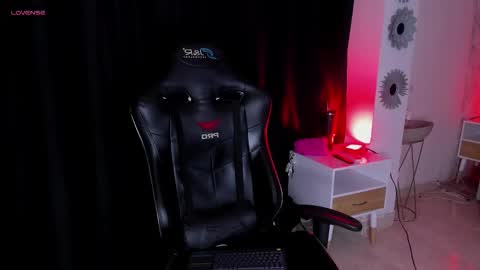 mallory_dietlinde online show from March 12, 2025, 6:40 am