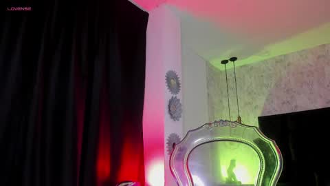 mallory_dietlinde online show from March 12, 2025, 9:44 am