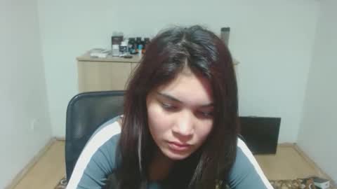 mallorymyersx online show from December 4, 2025, 8:50 pm