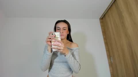 instagram  nueela   online show from February 19, 2026, 11:23 pm