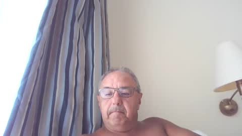 Snapshot of mambow99 chatting on December 29, 2024, 9:20 pm OLDMANFREE online show from December 29, 2024, 9:20 pm