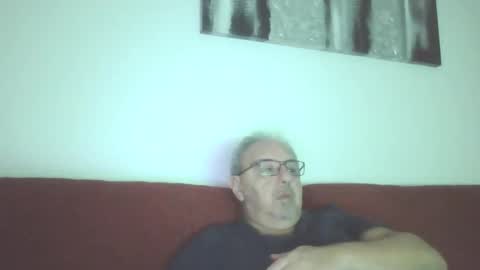 Snapshot of mambow99 chatting on March 2, 2025, 1:58 am OLDMANFREE online show from March 2, 2025, 1:58 am