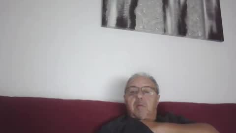 Snapshot of mambow99 chatting on October 12, 2025, 1:48 am OLDMANFREE online show from October 12, 2025, 1:48 am
