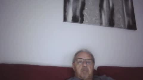 Snapshot of mambow99 chatting on October 26, 2025, 12:16 am OLDMANFREE online show from October 26, 2025, 12:16 am