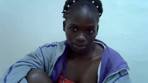 mamichula42 online show from December 15, 2025, 11:03 am