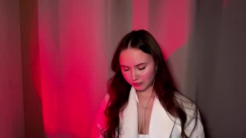 Snapshot of mammieknowles chatting on February 26, 2026, 7:24 pm Mia Davis online show from February 26, 2026, 7:24 pm