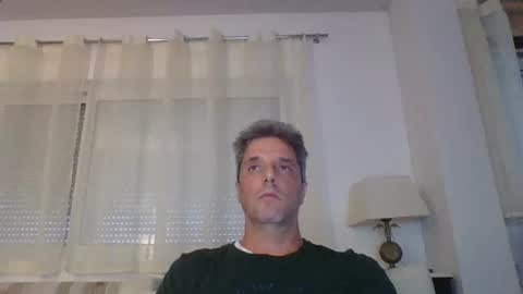 Snapshot of man211172 chatting on October 4, 2025, 3:43 pm man211172 online show from October 4, 2025, 3:43 pm