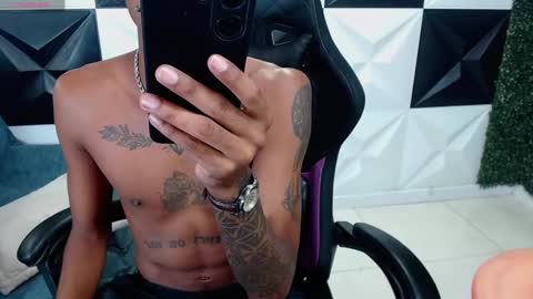 man_san11 online show from February 9, 2025, 3:01 pm