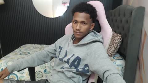 man_sant11 online show from May 12, 2026, 4:04 pm