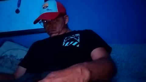 mandrilo7379 online show from April 17, 2026, 6:49 am