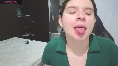 Snapshot of mandy_renzon1_ chatting on October 14, 2025, 2:23 am M A N D Y online show from October 14, 2025, 2:23 am