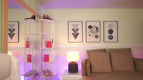 Mandy Collins online show from April 18, 2026, 11:36 am