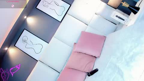 manellyksparklee online show from May 15, 2026, 1:29 pm