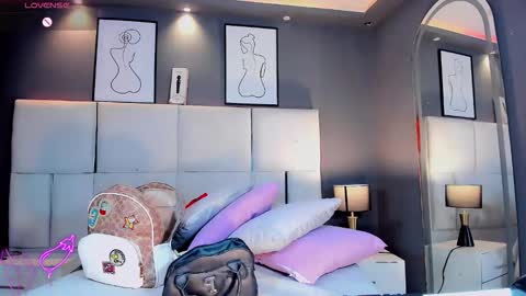 manellyksparklee online show from June 6, 2026, 12:43 pm