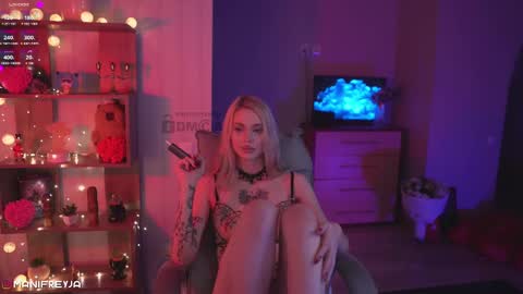 Amelie online show from March 9, 2025, 11:56 pm