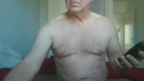 Snapshot of manngrossbite chatting on April 7, 2026, 8:48 am manngrossbite online show from April 7, 2026, 8:48 am