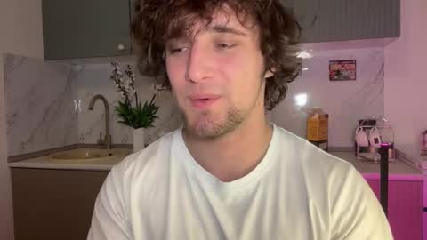 manolein online show from November 1, 2025, 3:36 pm