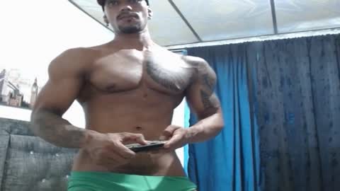 Snapshot of manolofitt chatting on December 5, 2024, 9:28 pm Manolo online show from December 5, 2024, 9:28 pm