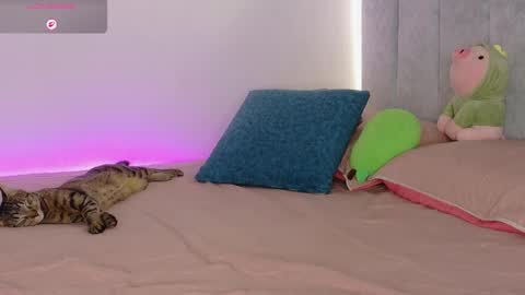 Manu  online show from April 21, 2026, 6:01 pm