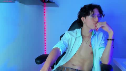 Manuel online show from February 7, 2025, 11:45 pm