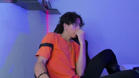 Manuel online show from February 25, 2025, 11:11 pm