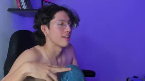 Manuel online show from March 2, 2025, 10:38 pm