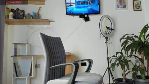 manucute 23  online show from October 20, 2025, 3:23 pm