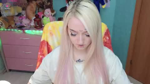 Manuela online show from November 26, 2025, 3:18 am