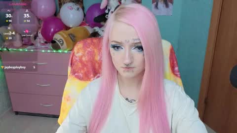 Manuela online show from December 19, 2025, 8:38 pm