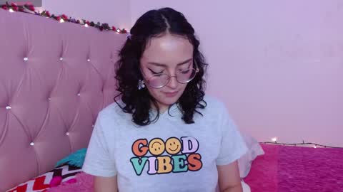 Snapshot of manumeow_ chatting on January 17, 2025, 9:50 pm Manu online show from January 17, 2025, 9:50 pm