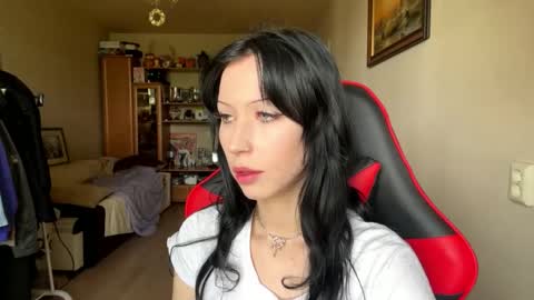 Snapshot of manvongxay chatting on June 7, 2026, 6:39 am Emma online show from June 7, 2026, 6:39 am