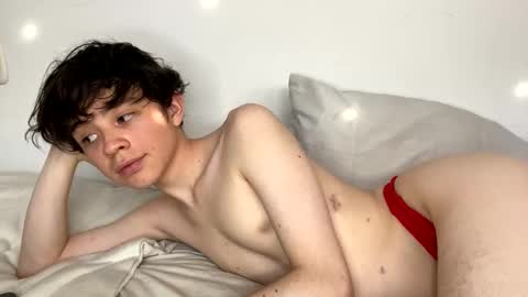 Snapshot of maplefroggy chatting on December 19, 2024, 10:00 pm Maple online show from December 19, 2024, 10:00 pm