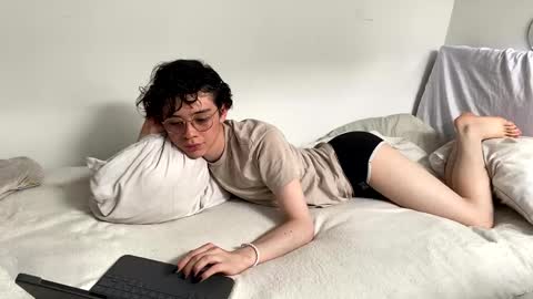 Snapshot of maplefroggy chatting on January 9, 2025, 9:16 pm Maple online show from January 9, 2025, 9:16 pm