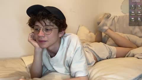 Snapshot of maplefroggy chatting on March 11, 2025, 11:15 pm Maple online show from March 11, 2025, 11:15 pm