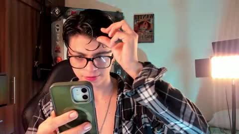 mar_alexis online show from September 30, 2025, 2:11 pm