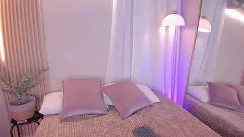 Mara  online show from January 7, 2026, 9:50 pm