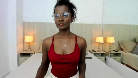 Snapshot of mara_sinclair chatting on June 3, 2026, 7:19 pm Mara Sinclair online show from June 3, 2026, 7:19 pm