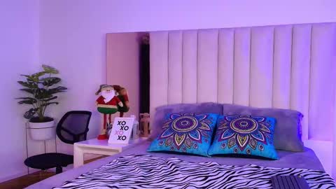 Snapshot of mara_wolf01 chatting on November 26, 2025, 7:59 pm Mara online show from November 26, 2025, 7:59 pm